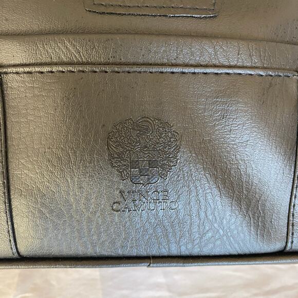 Vince Camuto Black Toiletry Make Up Bag NWOT Vacation Travel Gift - Picture 2 of 9